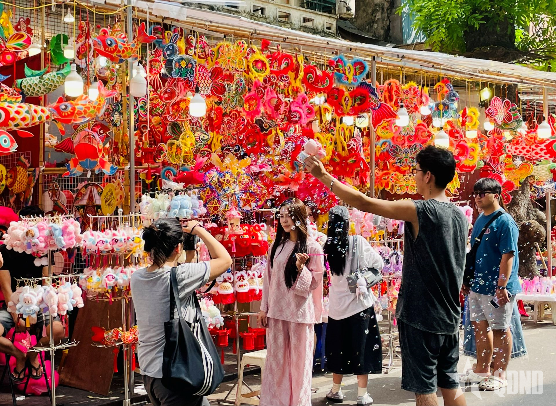 Chợ Trung thu- Điểm hẹn của nhiều thế hệ
